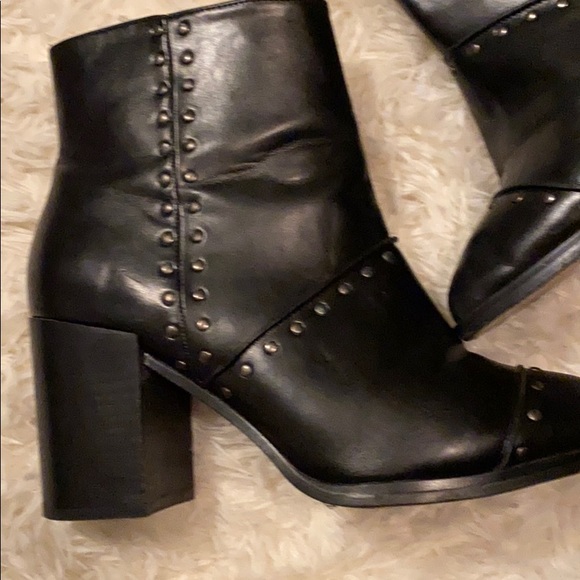 Report Jael Boots - Picture 3 of 6